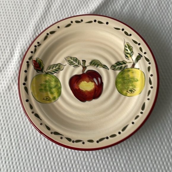 Home Trends Stoneware Apple Grove Salad Plates. Set of four. - Picture 2 of 6